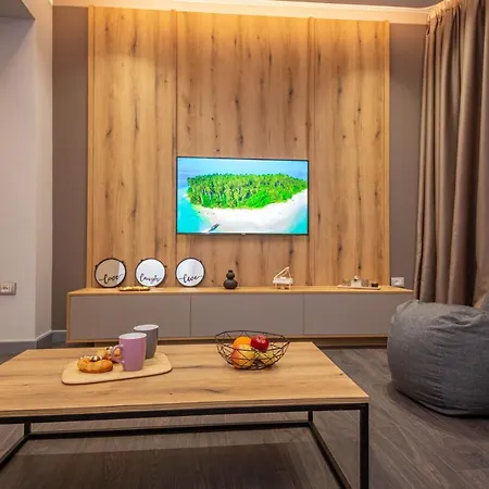 Blloku Unique * Tirana